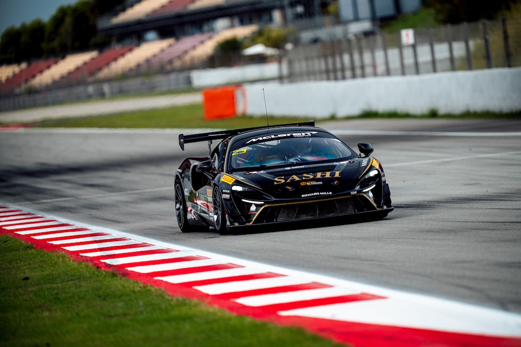Luca Magnussen bevarede McLaren Trophy-føring i Barcelona
(Foto: Paddock Motorsport)